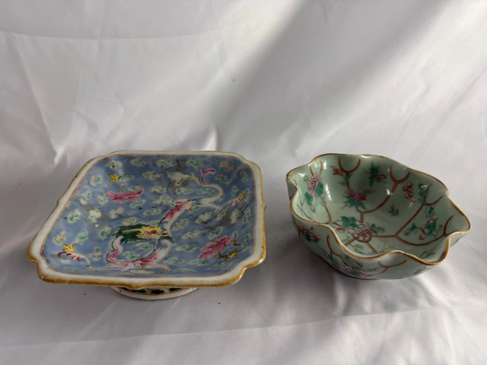 Set of 2 Chinese enameled famille rose Porcelain China bowls