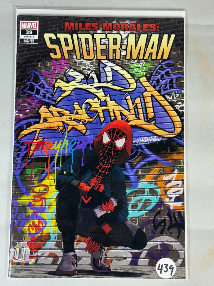 SIGNED COMIC BOOK MILES MORALES SPIDERMAN #39