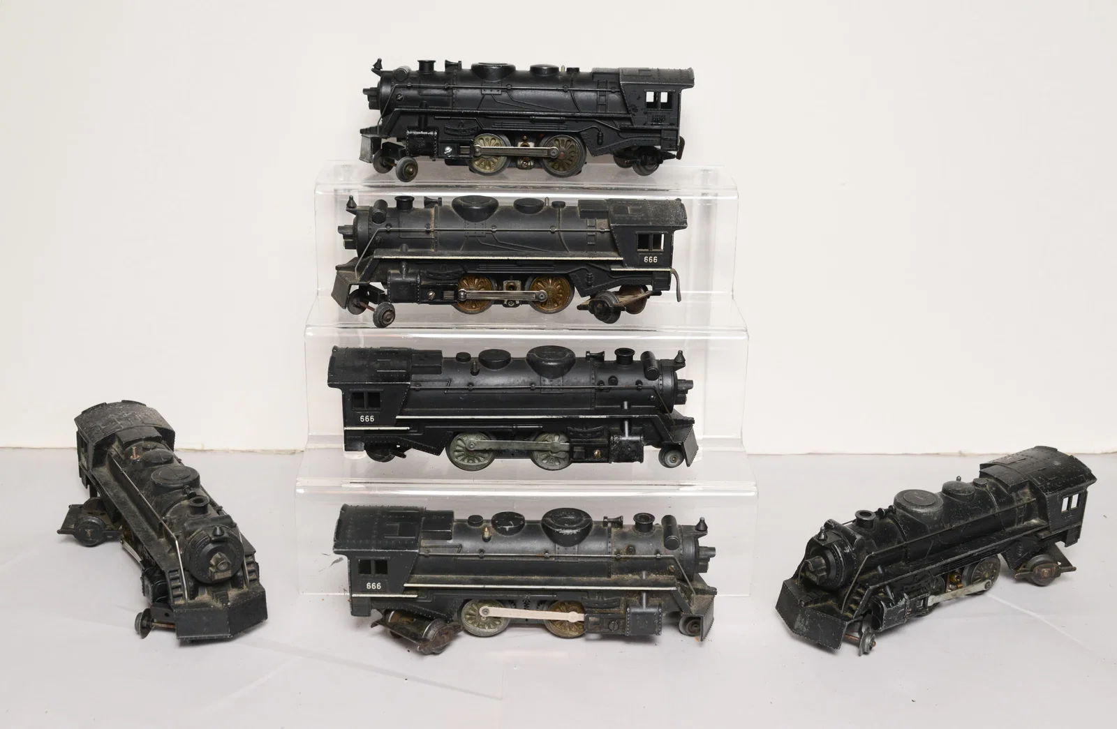 Six Marx 666 Locomotives.