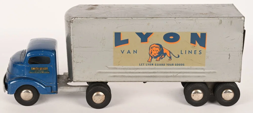SMITH MILLER LYON VAN LINES TRUCK