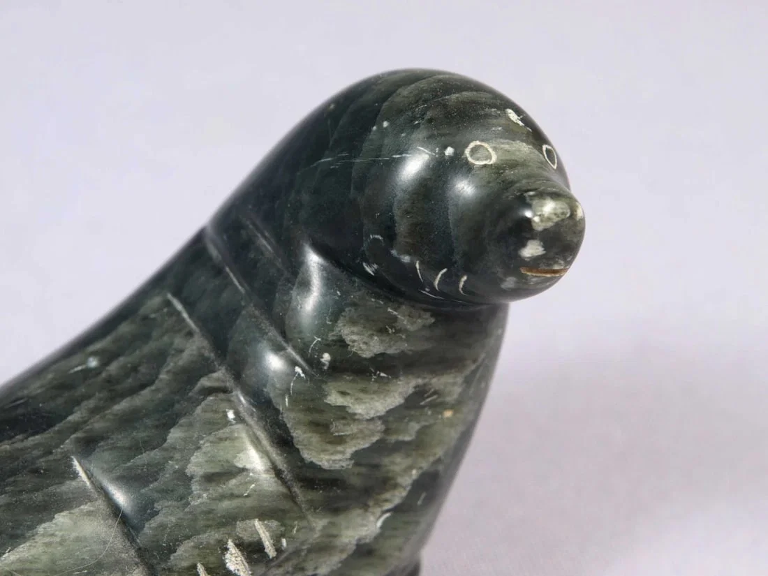 Soapstone Inuit Native Canada Figurine Black Seal Signed Vintage 1983