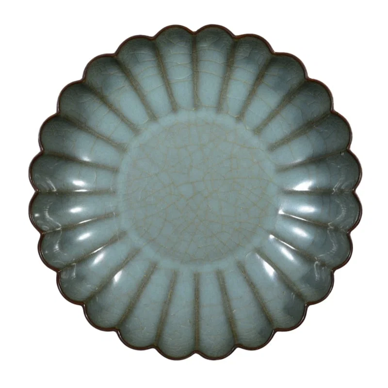 Song Dynasty Longquan official porcelain chrysanthemum washer