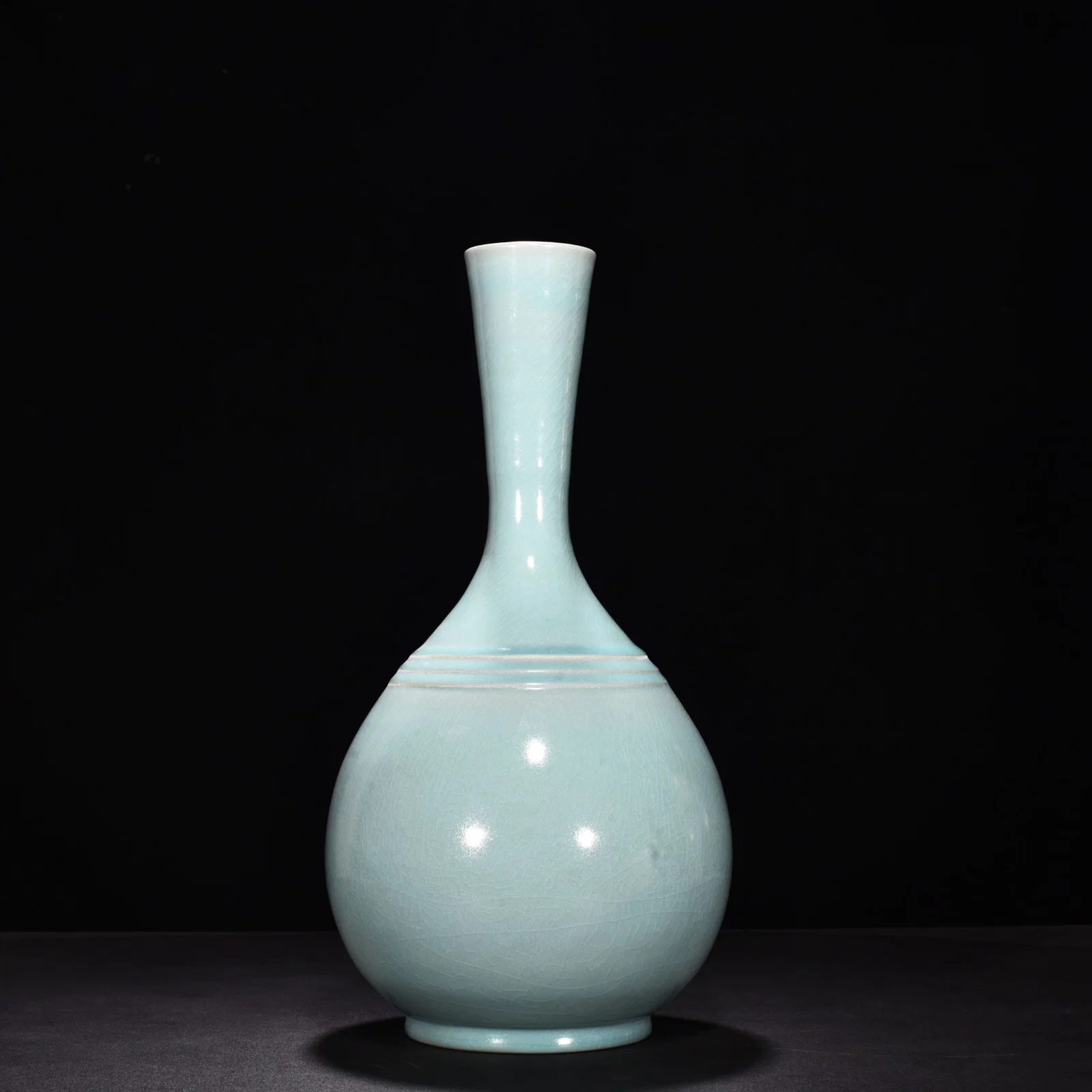 Song Dynasty Ru Kiln azure glaze dazzling bile vase