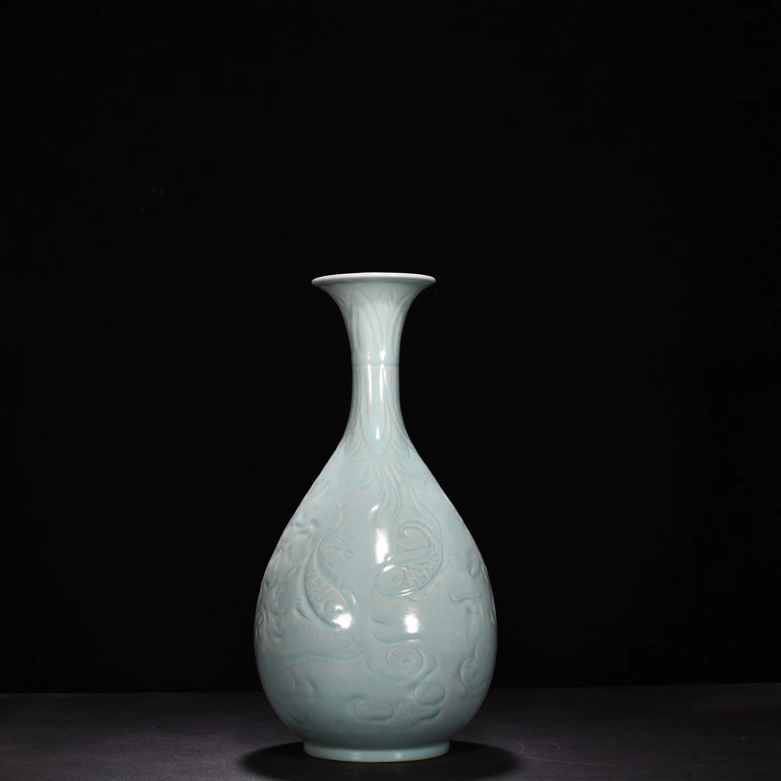 Song Dynasty Ru kiln azure glaze engraved double fish lotus flower jade pot spring vase