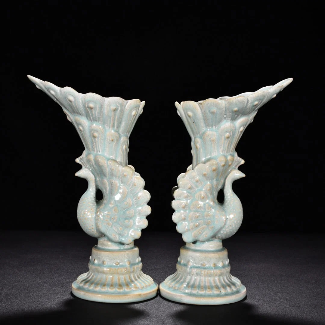 Song Dynasty Ru Kiln azure glaze peacock flower arrangement