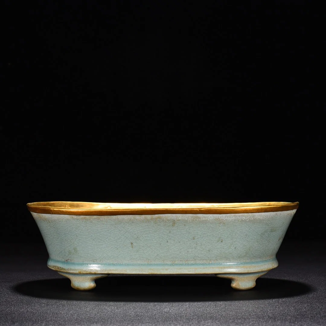 Song Dynasty Ru kiln Azure-glazed narcissus basin (engraved gilt inlaid with gems)