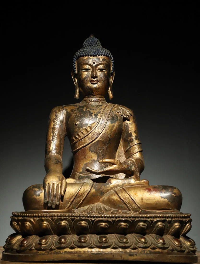 STATUES OF SAKYAMUNI BUDDHA IN THE QING DYNASTY