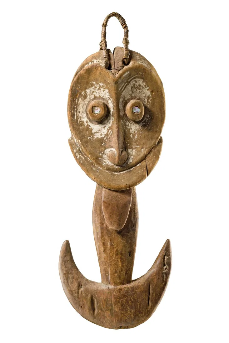 Suspension hook with anthropomorphic face - Papua New Guinea - Sepik