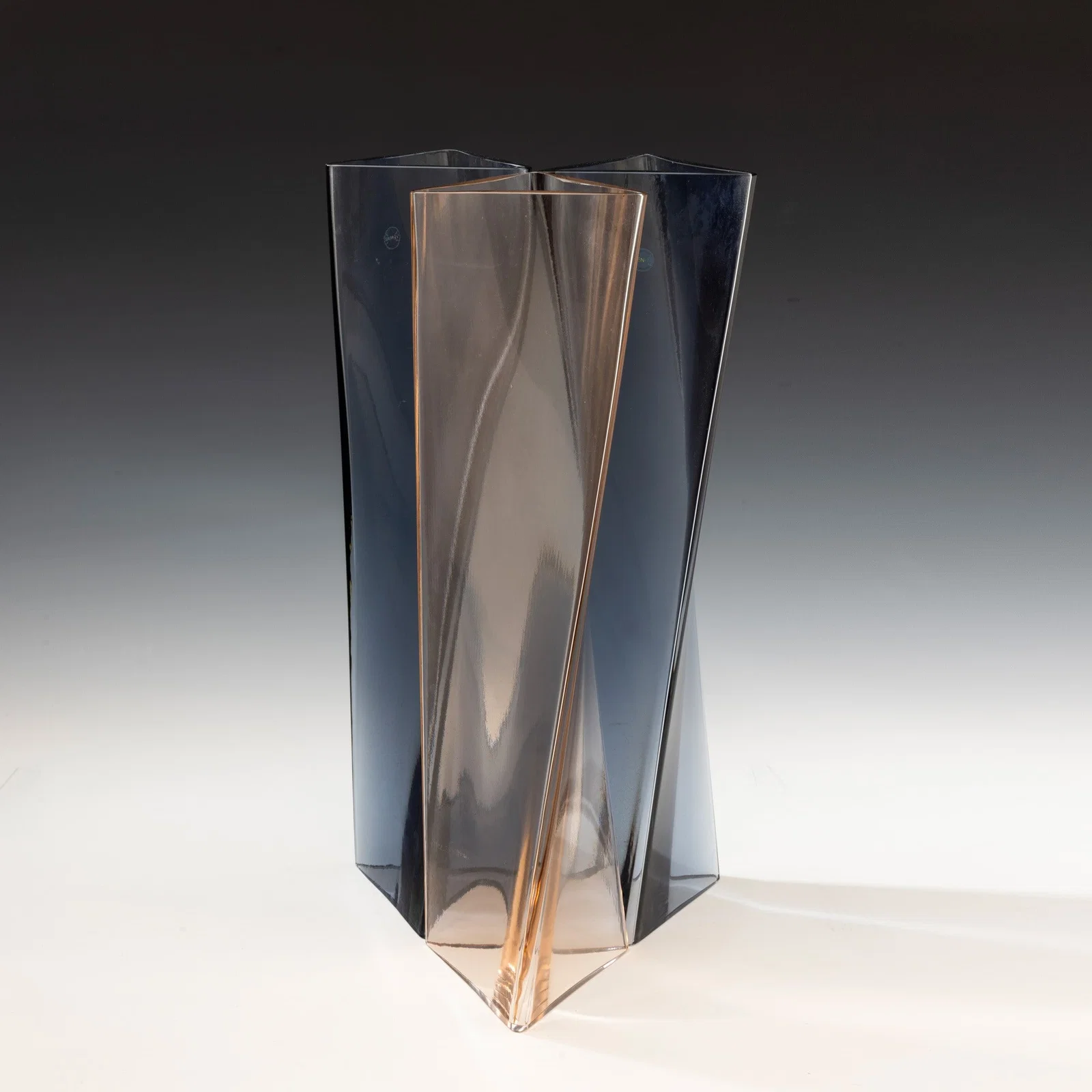 Tadao Ando Nascita: 1941 Venini, Murano 2016