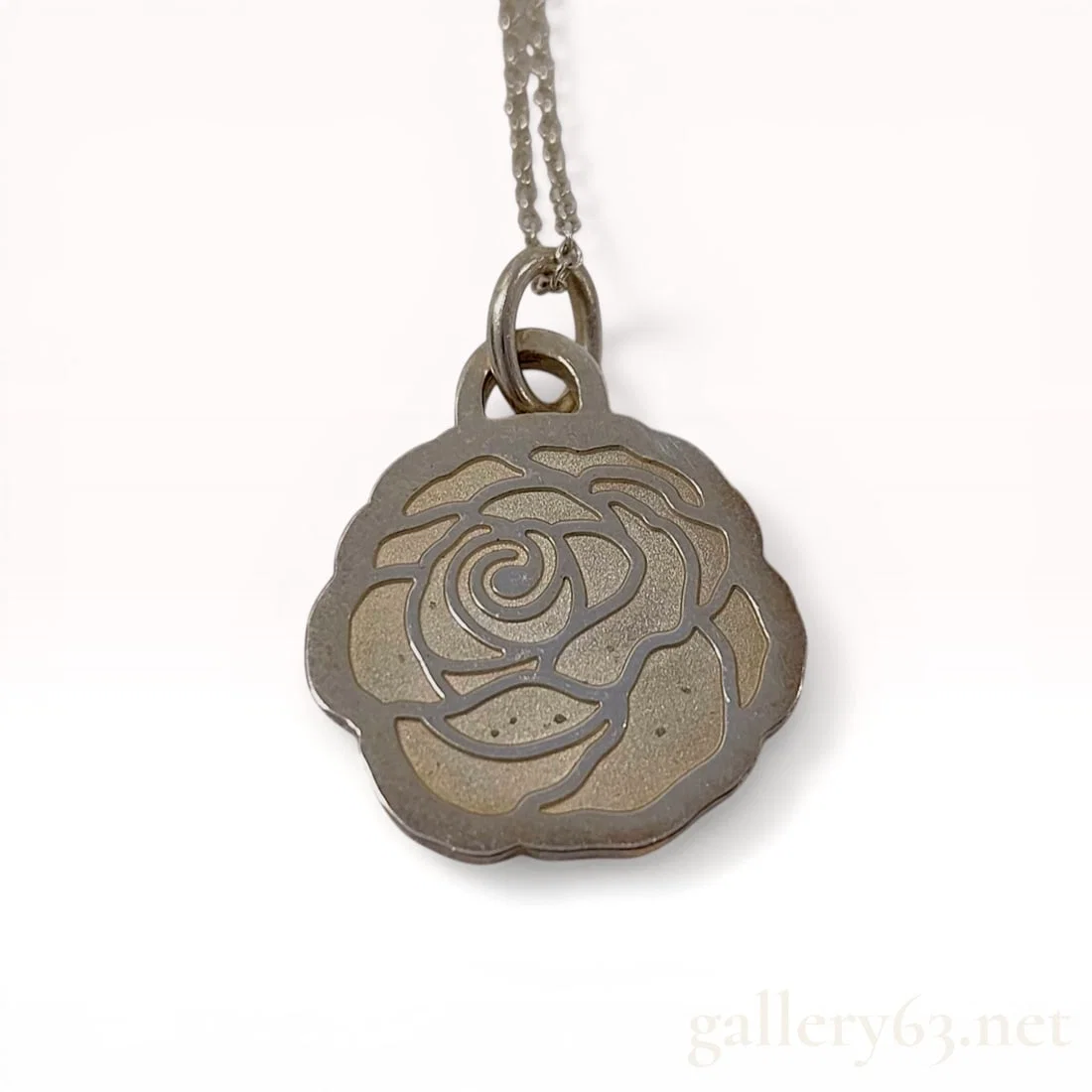 Tiffany and Co. Sterling Silver Rose Pendant Necklace Go Women 2017