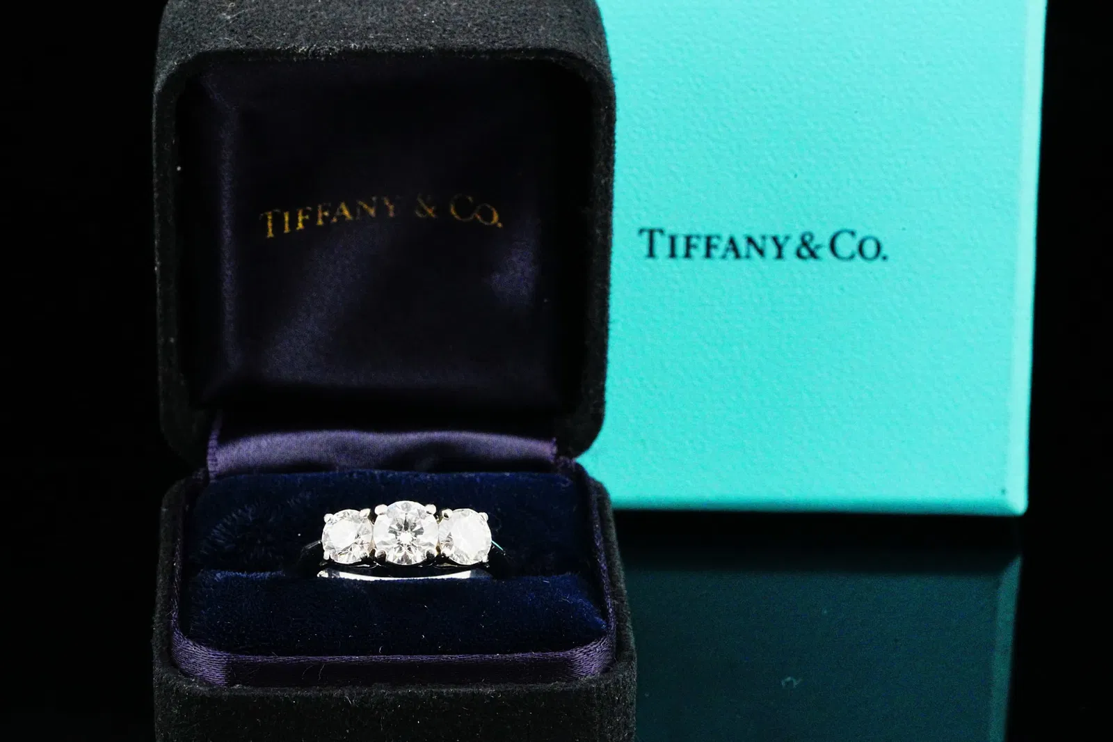 Tiffany & Co. 2.50ctw Diamond and Platinum Ring