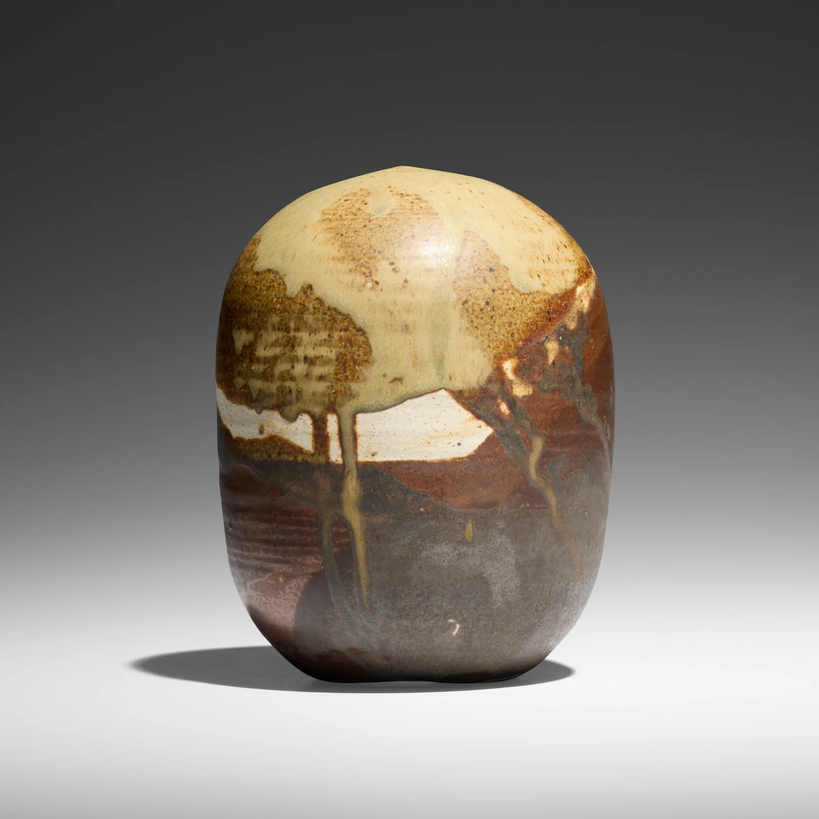 Toshiko Takaezu, Closed Form (with rattle)