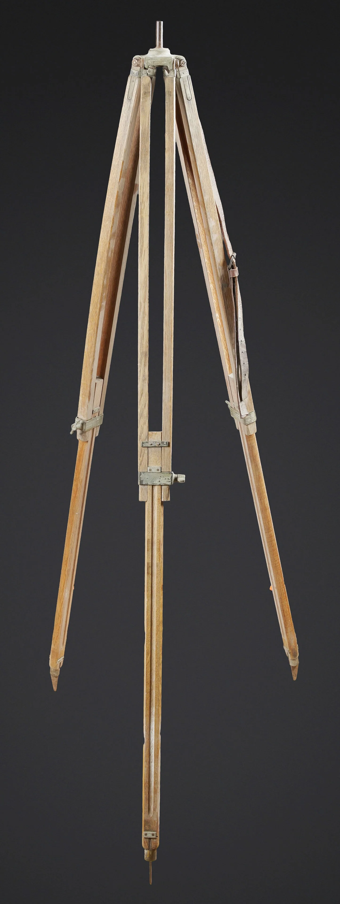 Trepied d optique 10 x 50. Optical Tripod for 10 X 50.