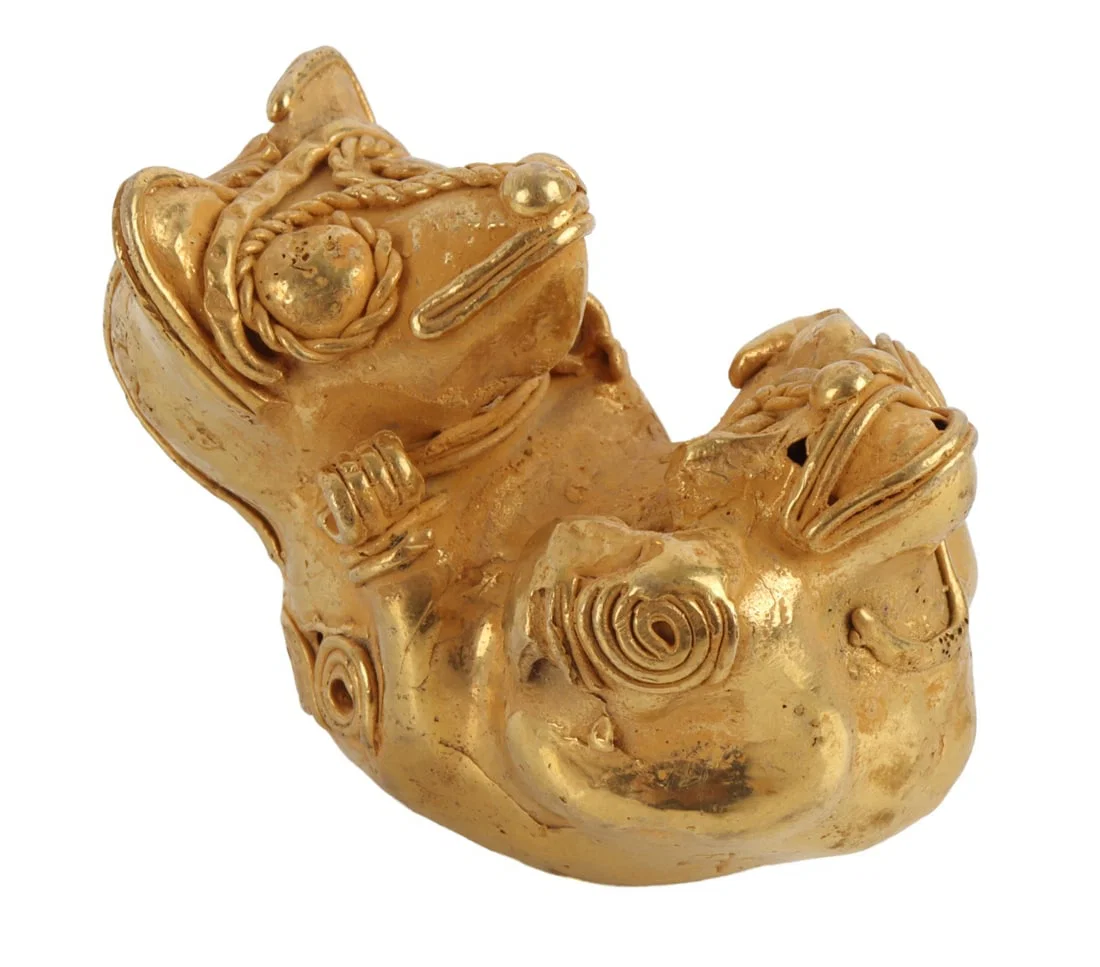 TUMBAGA GOLD SOUTH AMERICAN FIGURE OF A WOLF