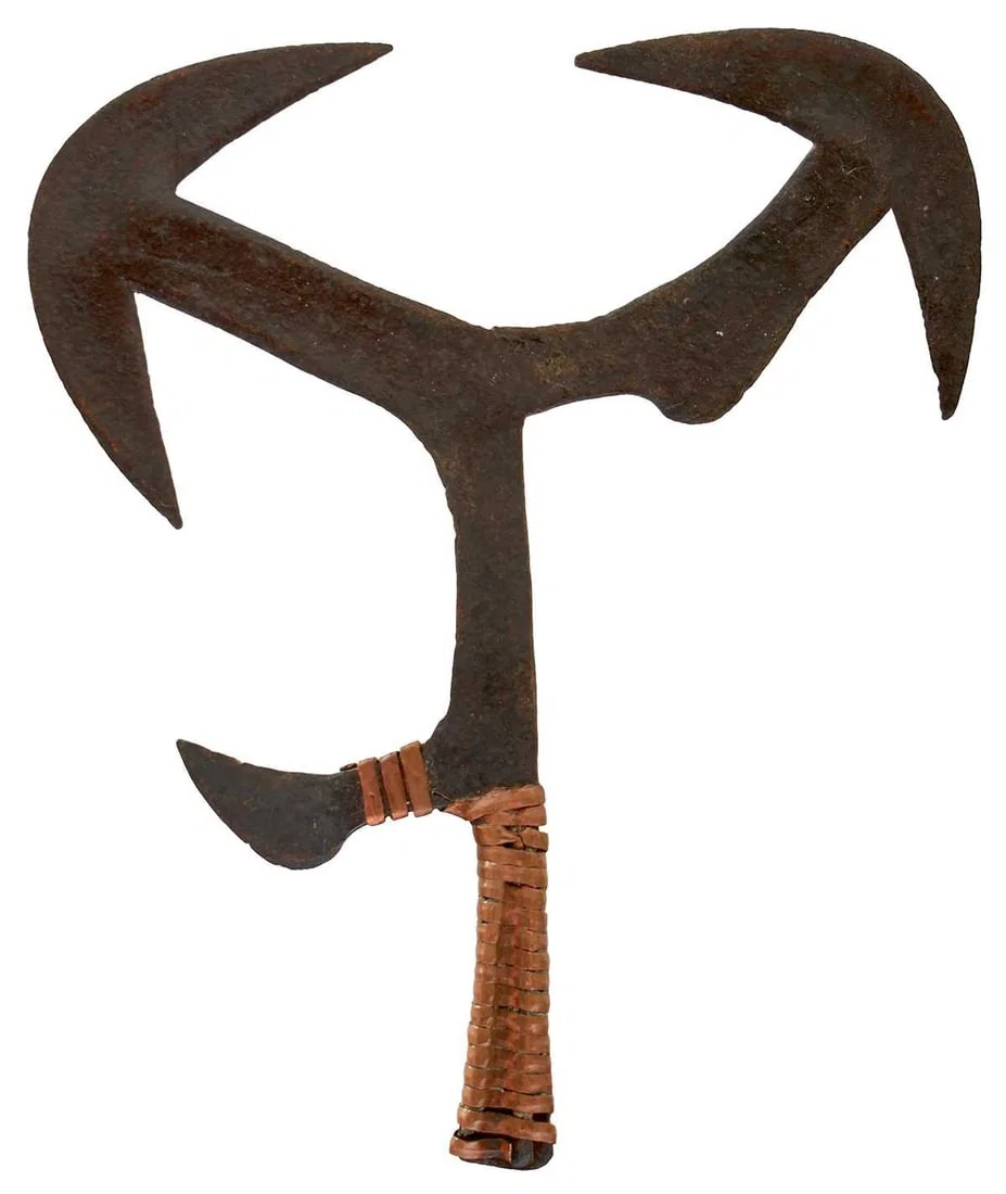 TWO 19TH CENTURY CONGOLESE NGBAKA TRIBE KNIVES,