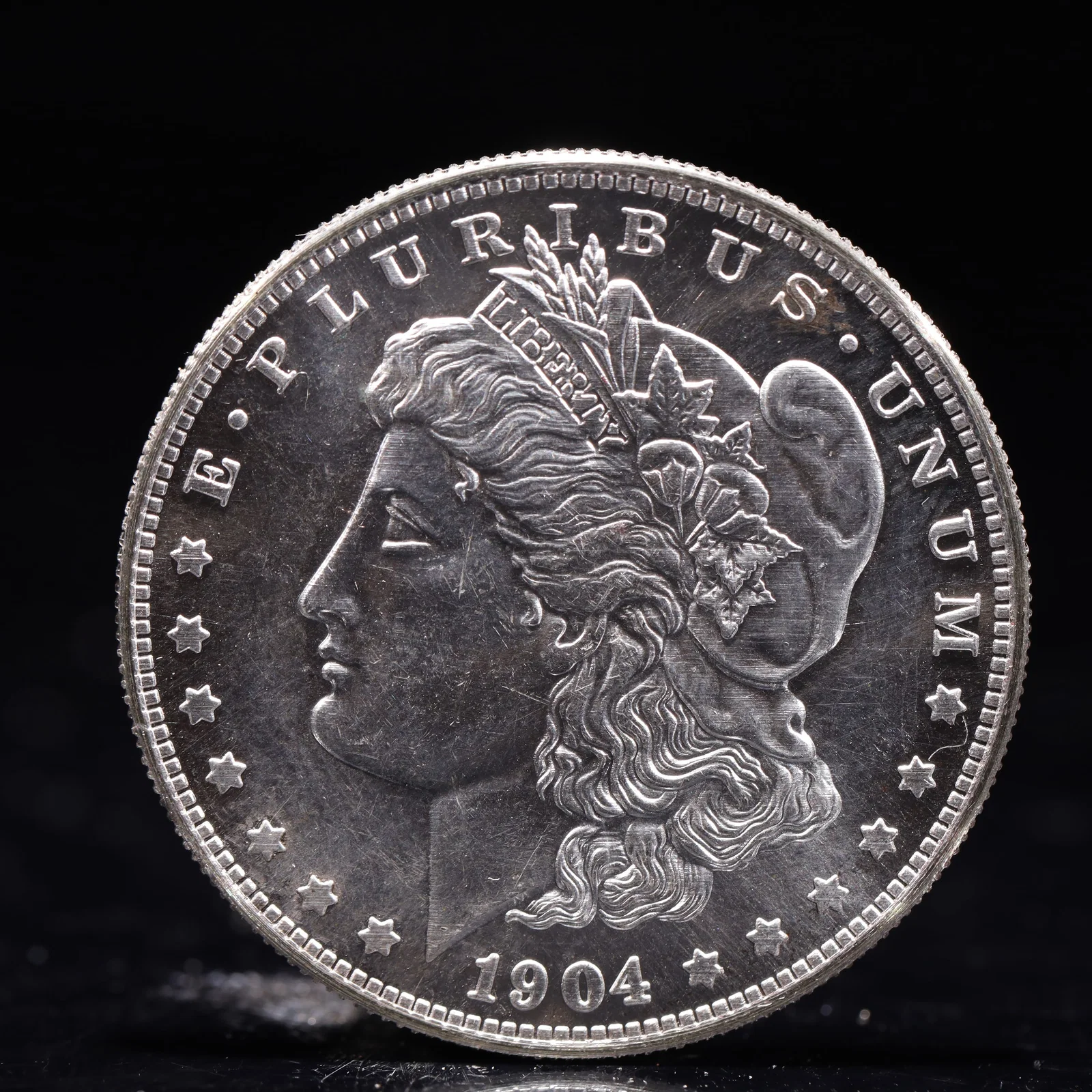 USA Morgan Dollar 1904 Coin