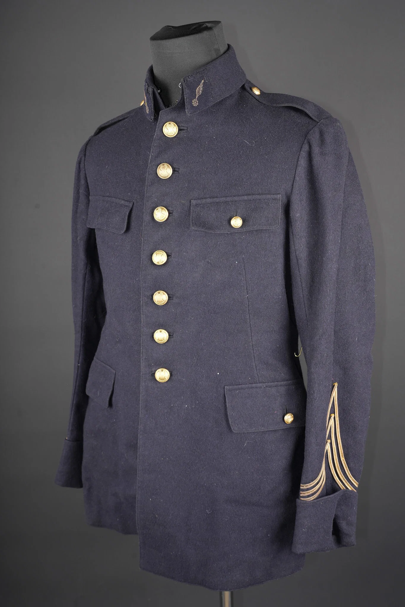 Vareuse de capitaine armee de l air. Air Force captain’s tunic