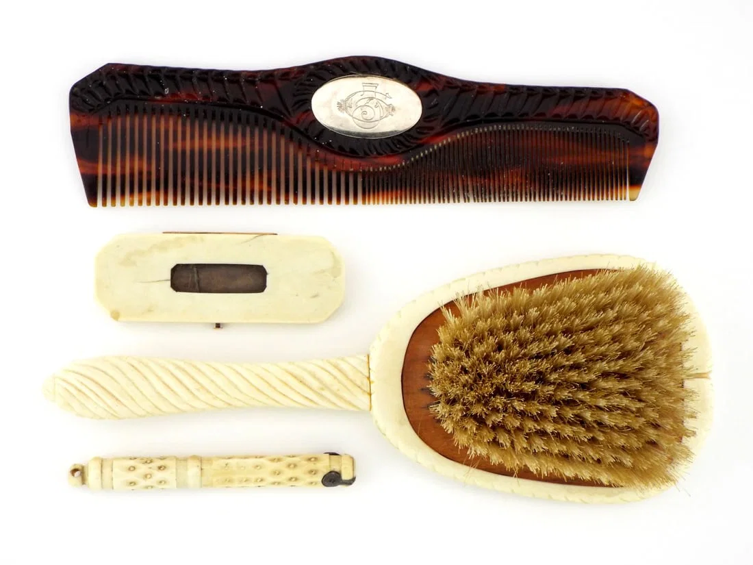 Victorian VERY FINE Vanity Accessories