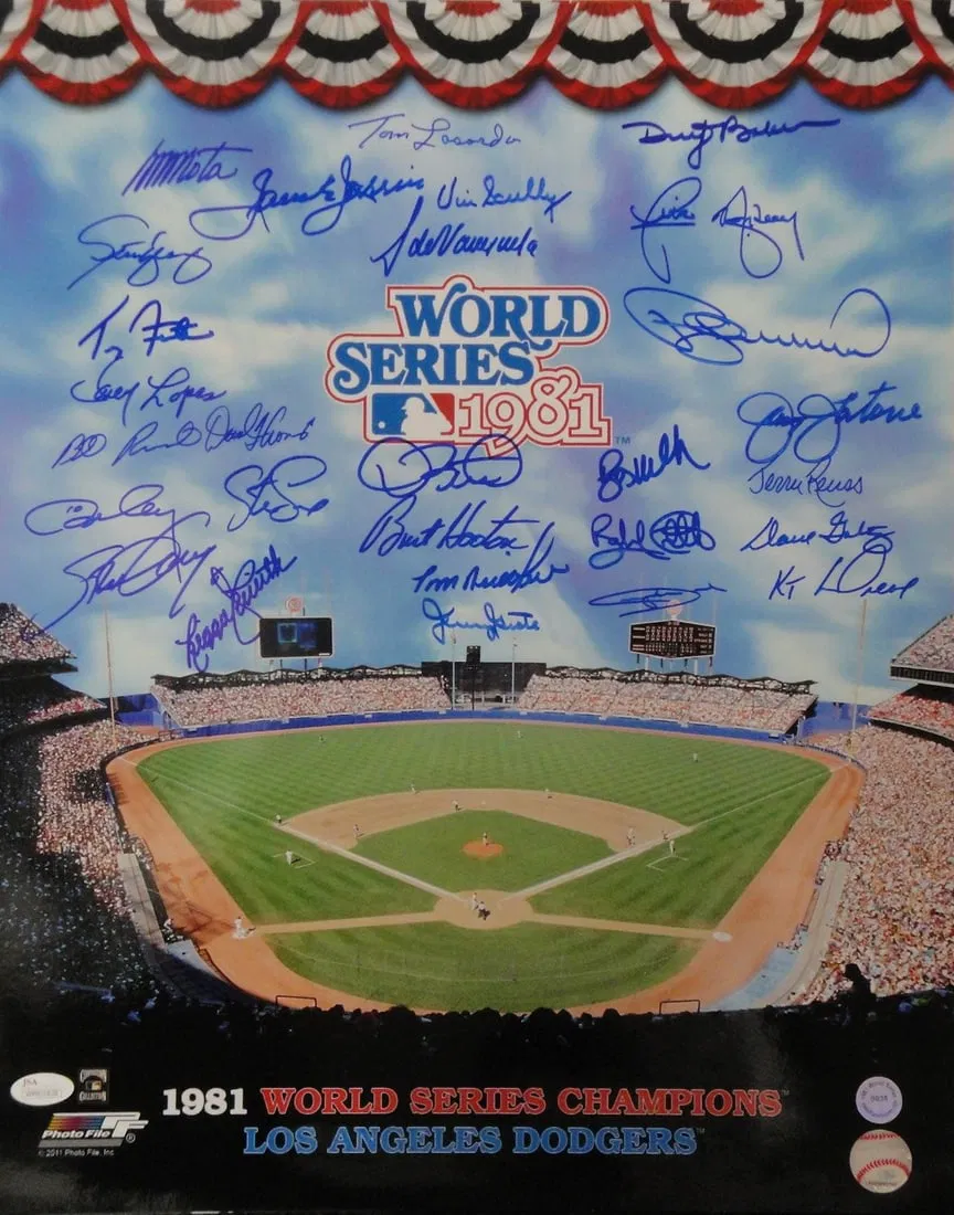 Vin Scully Signed 16x20 Photo Dodgers 1981 WS Authenticated