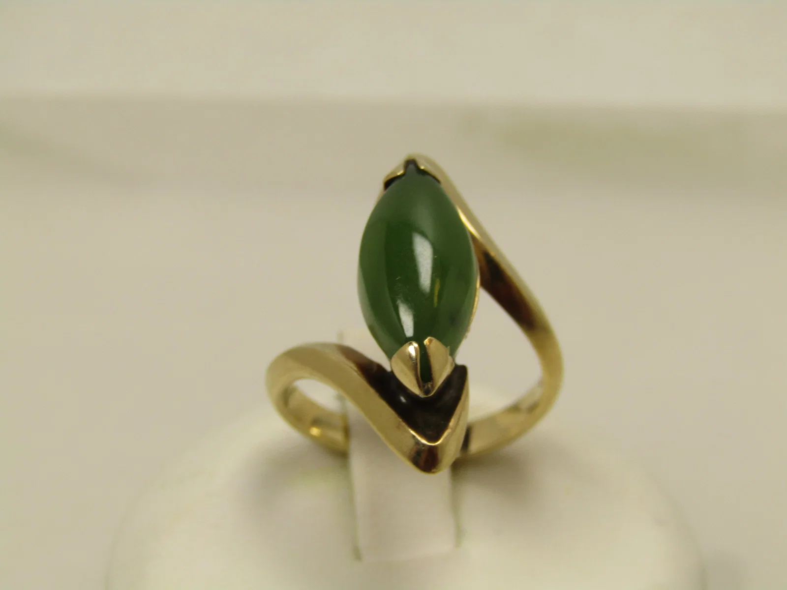 Vintage 10kt Jade.Nephrite Ring, Bypass, Sz. 5.5, Signed JQ, 1970's-1980's