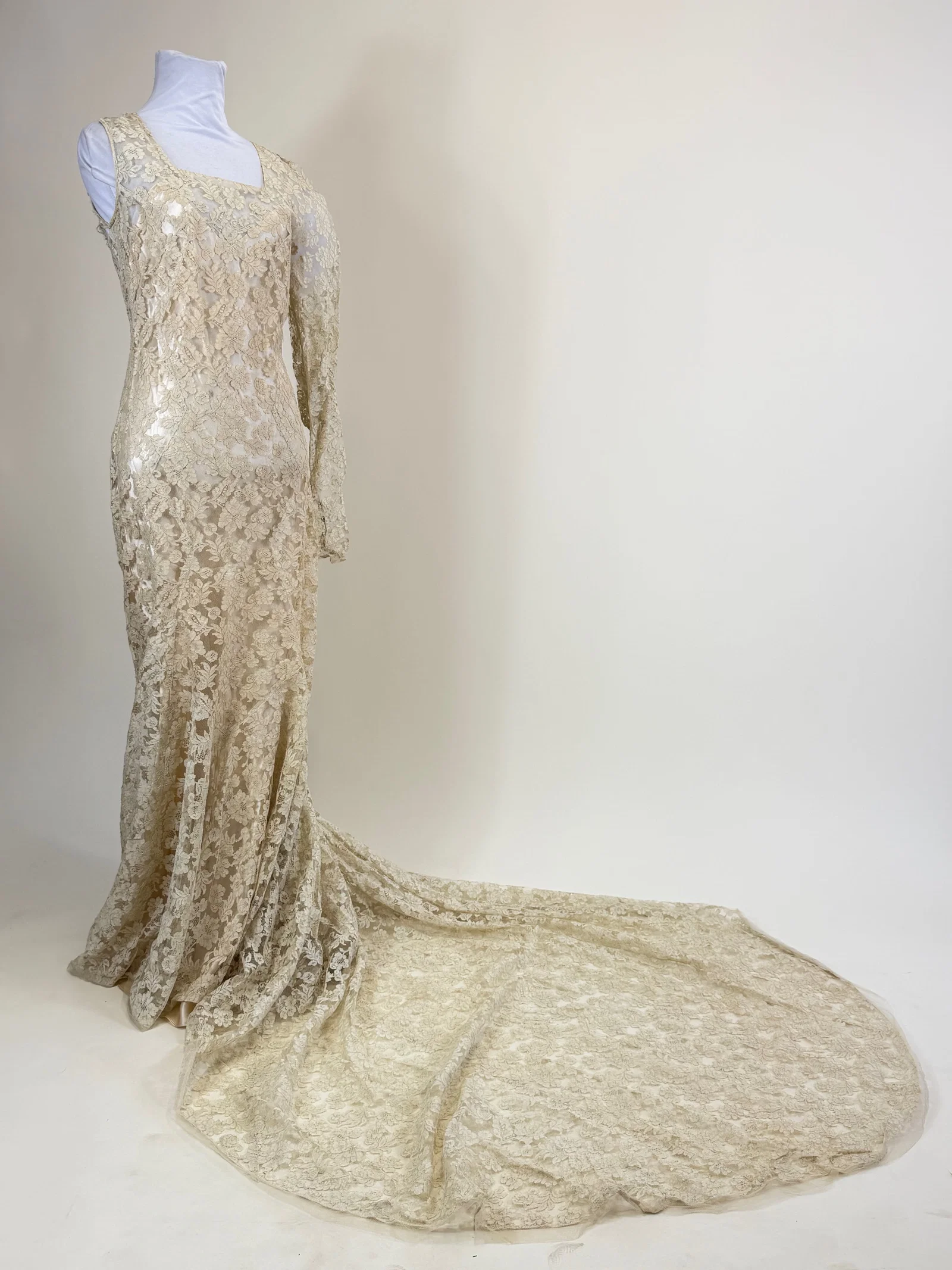 Vintage 1930s Guipure Lace Wedding Dress