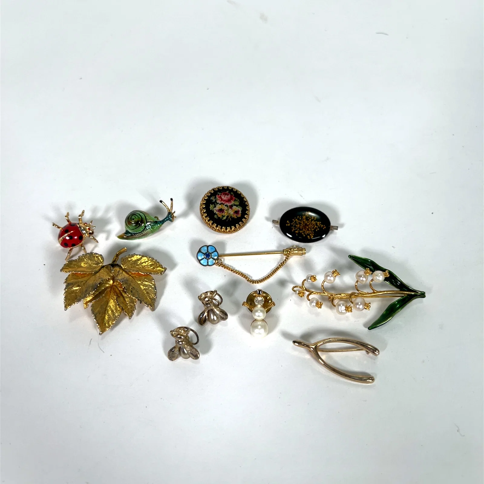 Vintage Assorted Brooch Collection - 11 Pieces