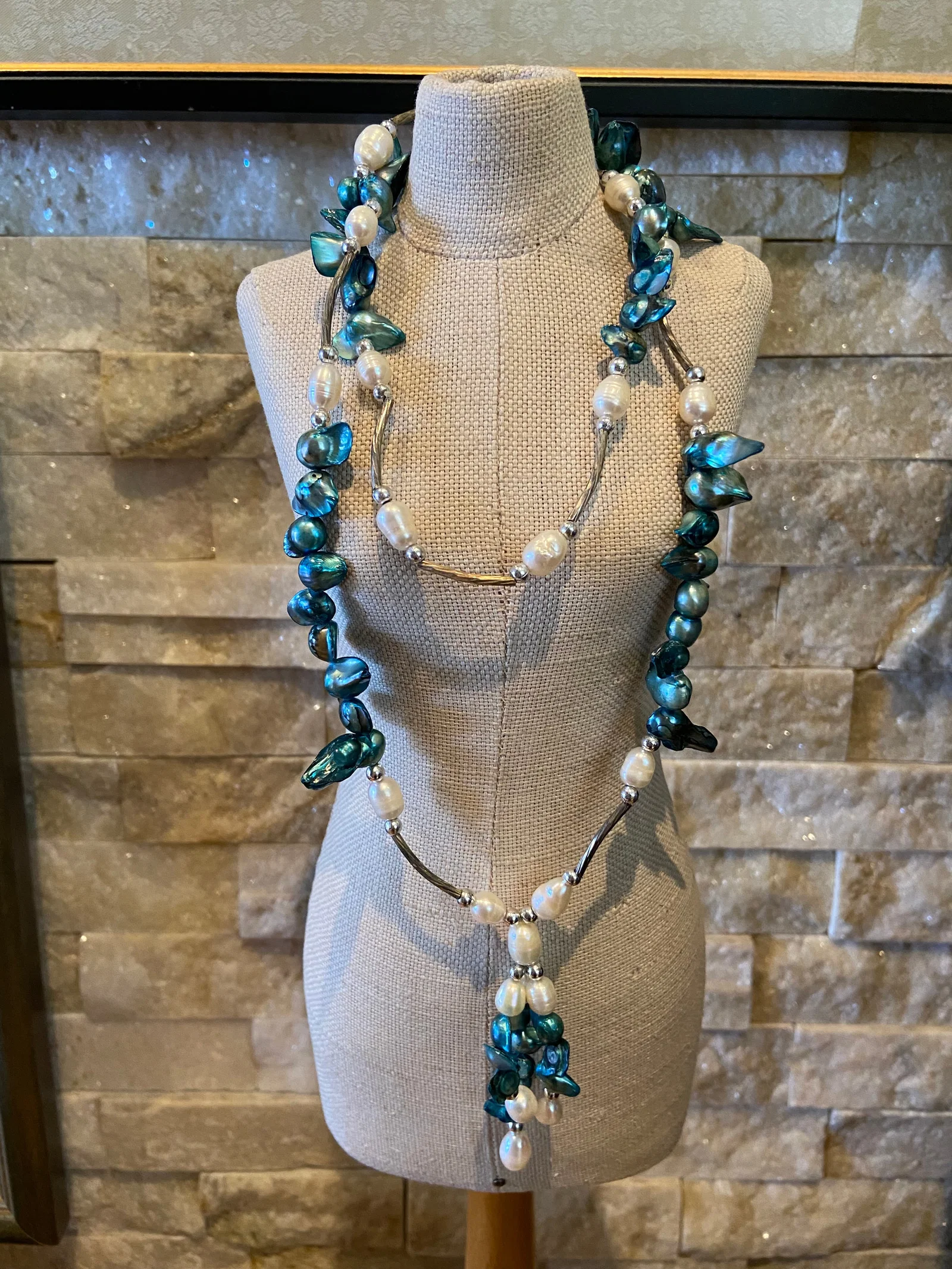 Vintage Baroque Green and white pearl Necklace