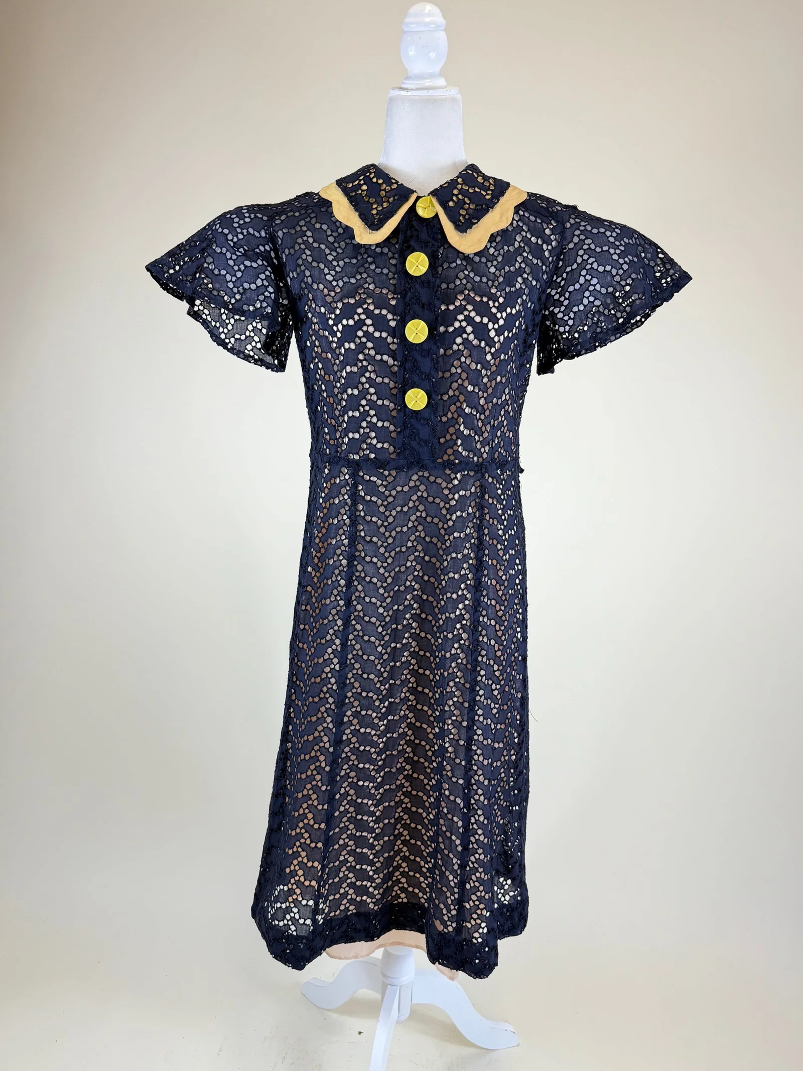Vintage Late 1940s Cutwork Daydress