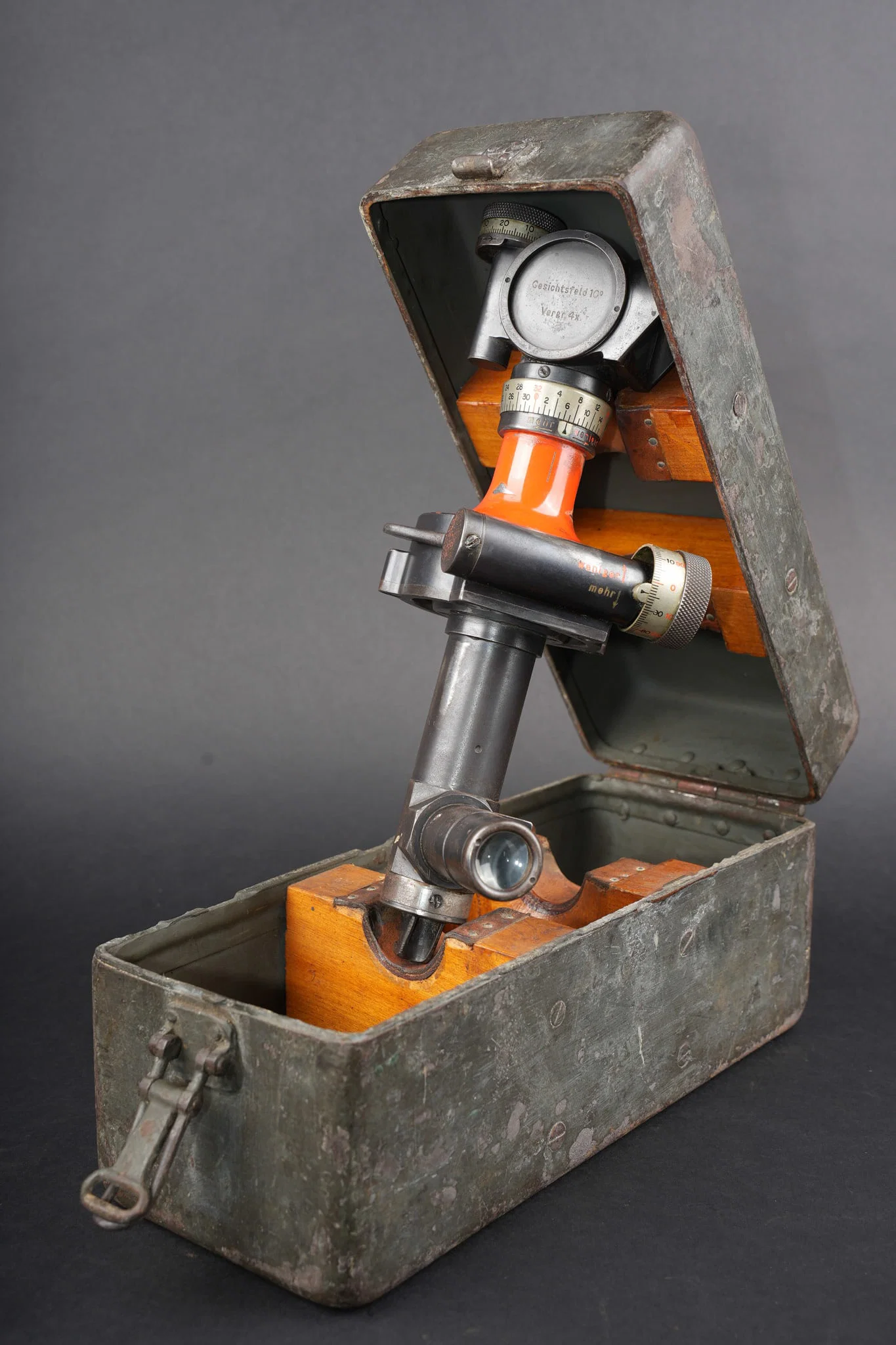 Visee d artillerie Rundblick Fernrohr dans sa boite. Rundblick-Fernrohr artillery sight in its case