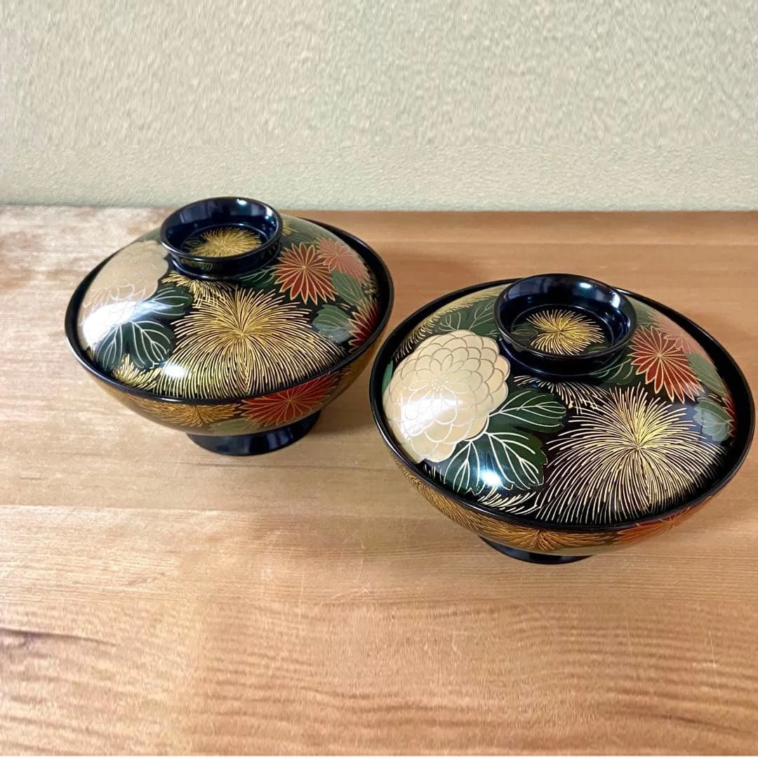 Wajima lacquerware, black lacquer, chrysanthemum gold inlaid painted bowl