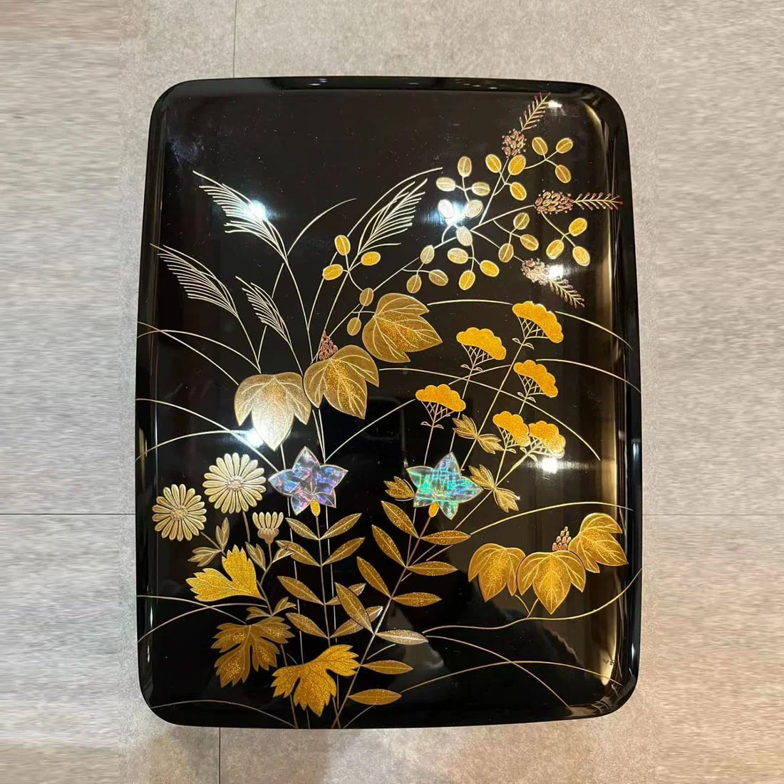 Wajima Lacquerware, Kaga Maki-e, work by Terao Gyokusu, Autumn Grass Fritillaria Inlaid Document Box