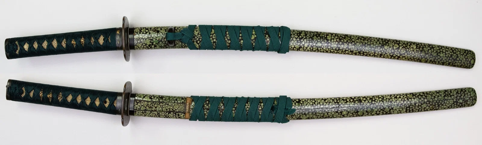 Wakizashi, Ray Skin Koshirae, Japanese Antique Short Sword
