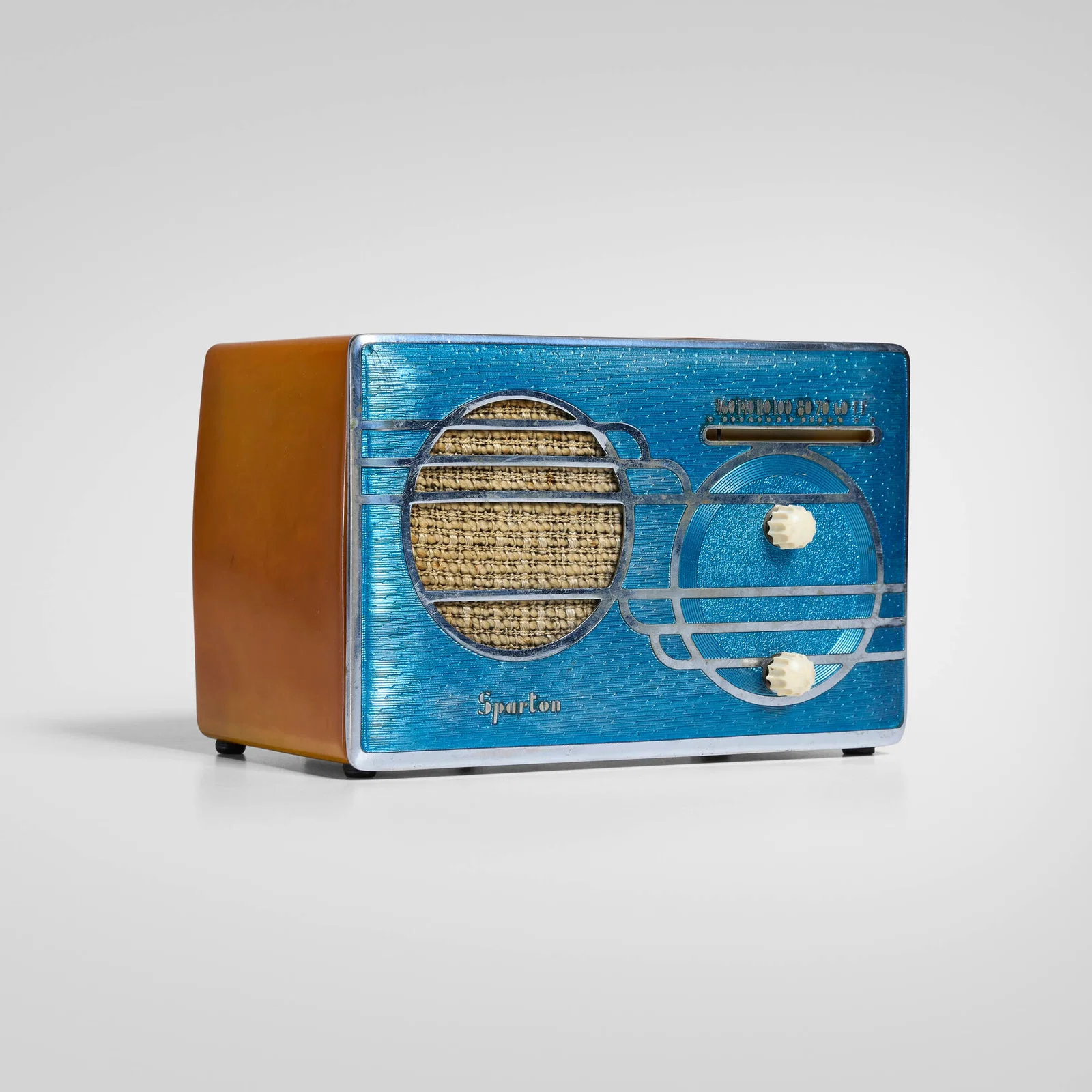Walter Dorwin Teague, Radio, model 500C