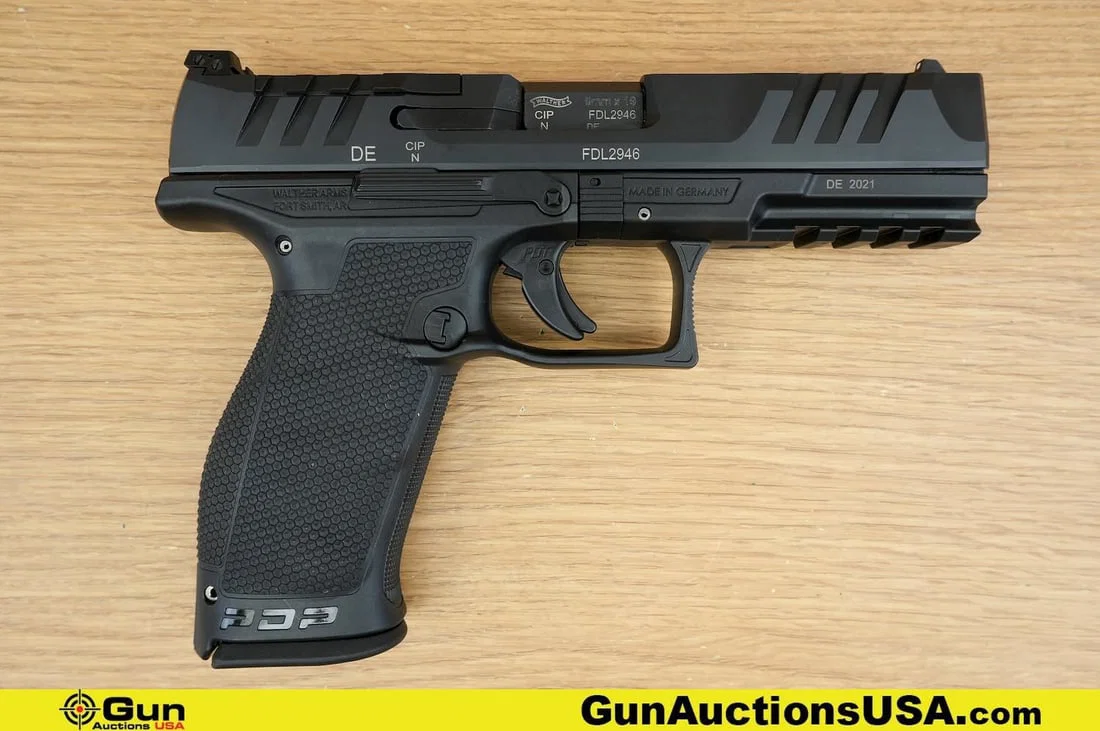 WALTHER PDP 9MM Pistol. Excellent. 4.25" Barrel. Shiny Bore, Tight Action Semi Auto . Features a