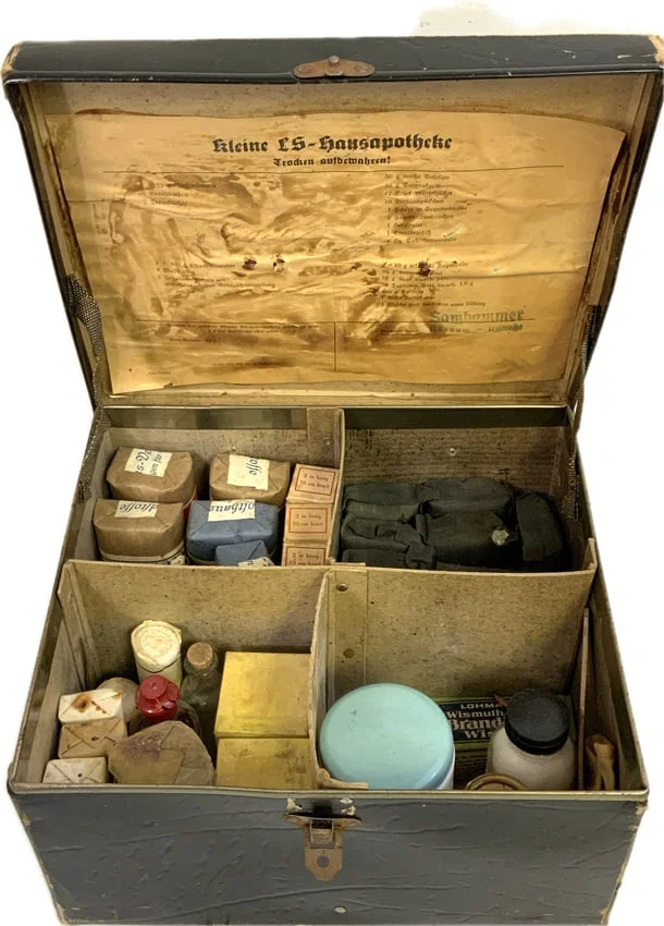 WWII GERMAN LUFTSCHTZ FIRST AID KLEINE HAUSEPOTHEKE WITH CONTENTS