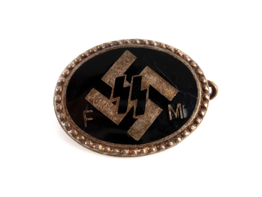 WWII GERMAN SS DONATION MEMBER PIN FOR WOMEN
