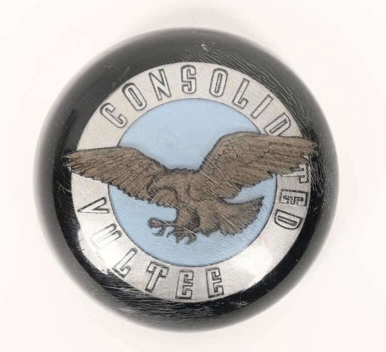 WWII US ARMY AIR CORPS CENTER YOKE EMBLEM B-24 WW2