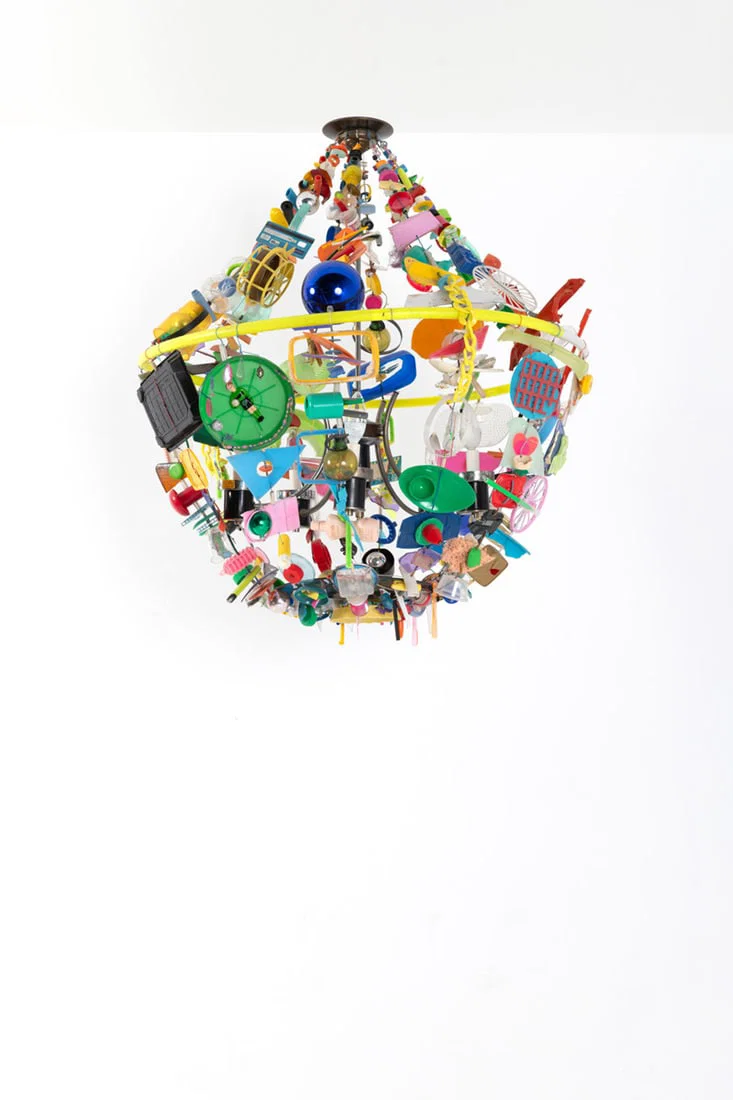 x Régis-R (Prince of Plastic) (born 1973) Chandelier - Unique piece