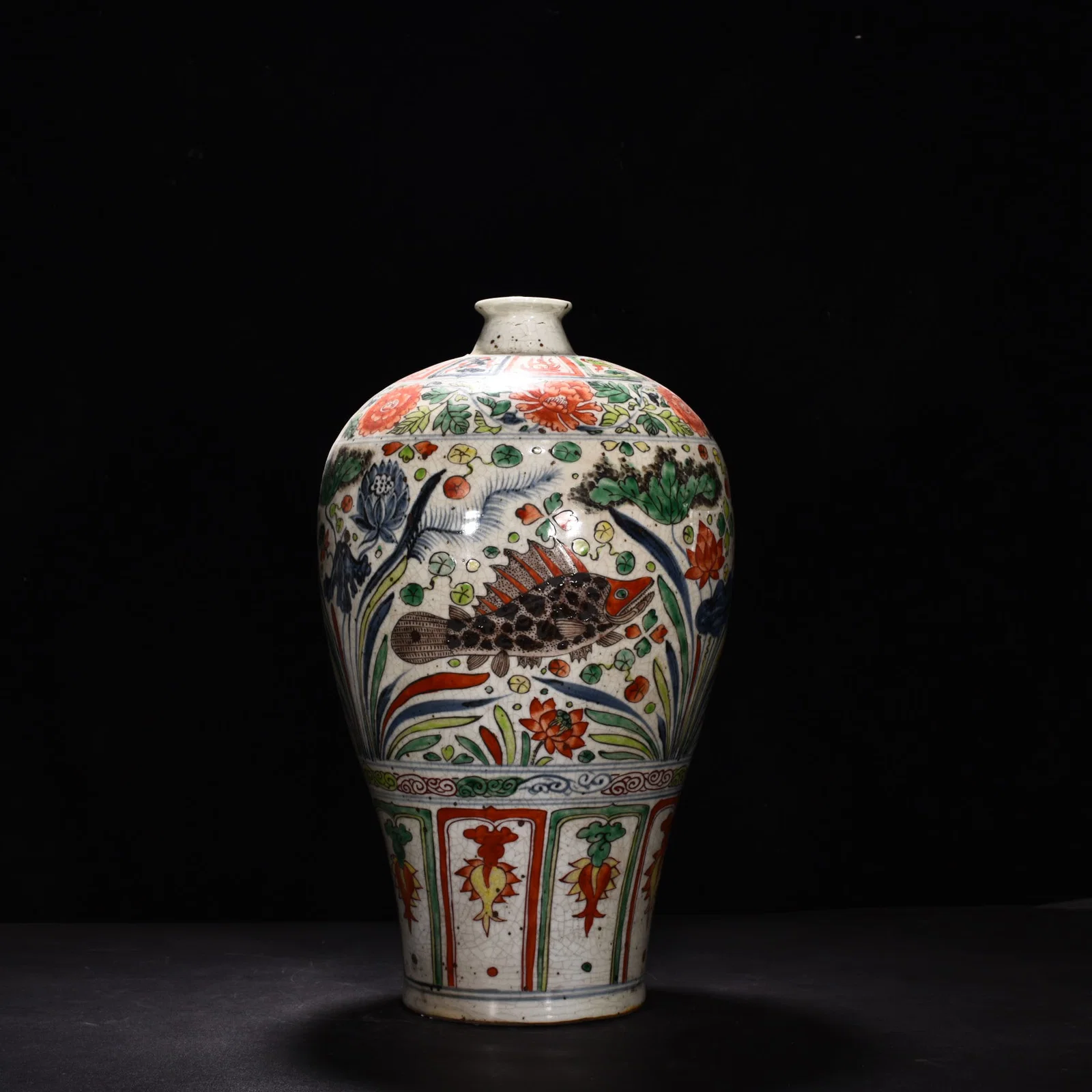 Yuan Dynasty blue and white multicolored fish and algae pattern plum vase