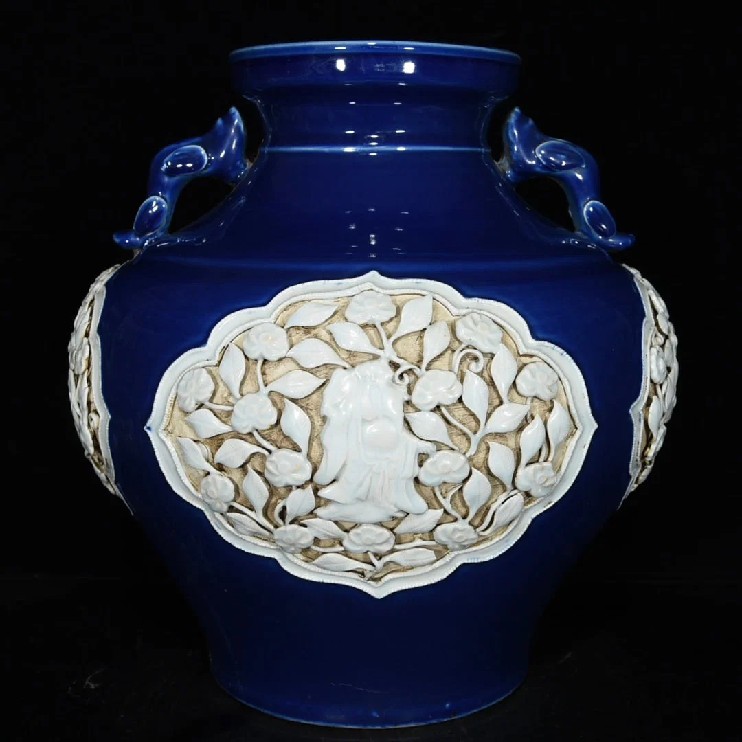 Yuan Dynasty sacrificial blue and white pinched flower amphorae