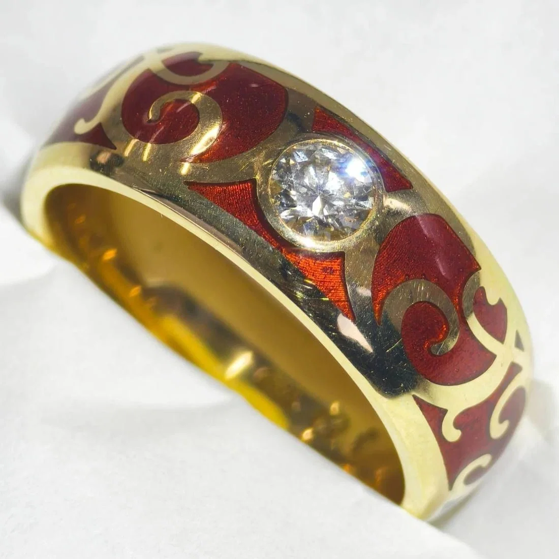 ZERRENNER DIAMOND 18K GOLD AND RED ENAMEL BAND RING