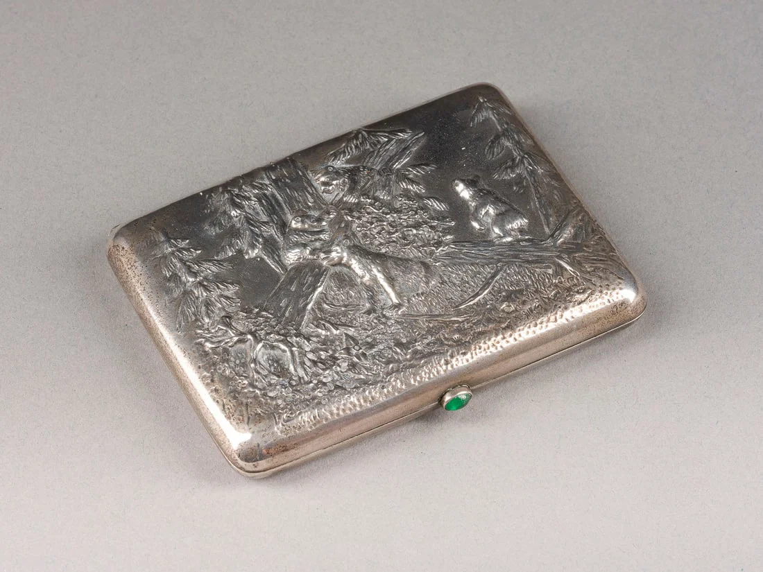 | ZIGARETTENETUI MIT 'MORGEN IM KIEFERNWALD' NACH IWAN IWANOWITSCH SCHISCHKIN