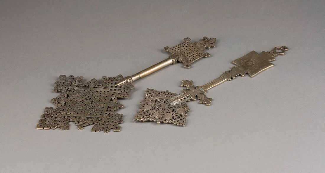 | ZWEI KOPTISCHE HANDKREUZE